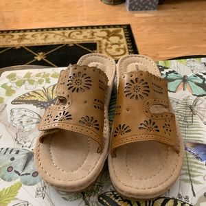 Easy Spirit 8w leather upper sandals